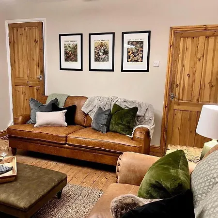 6 - Central Location - Entire House - Free Parking Merthyr Tydfil Exterior foto