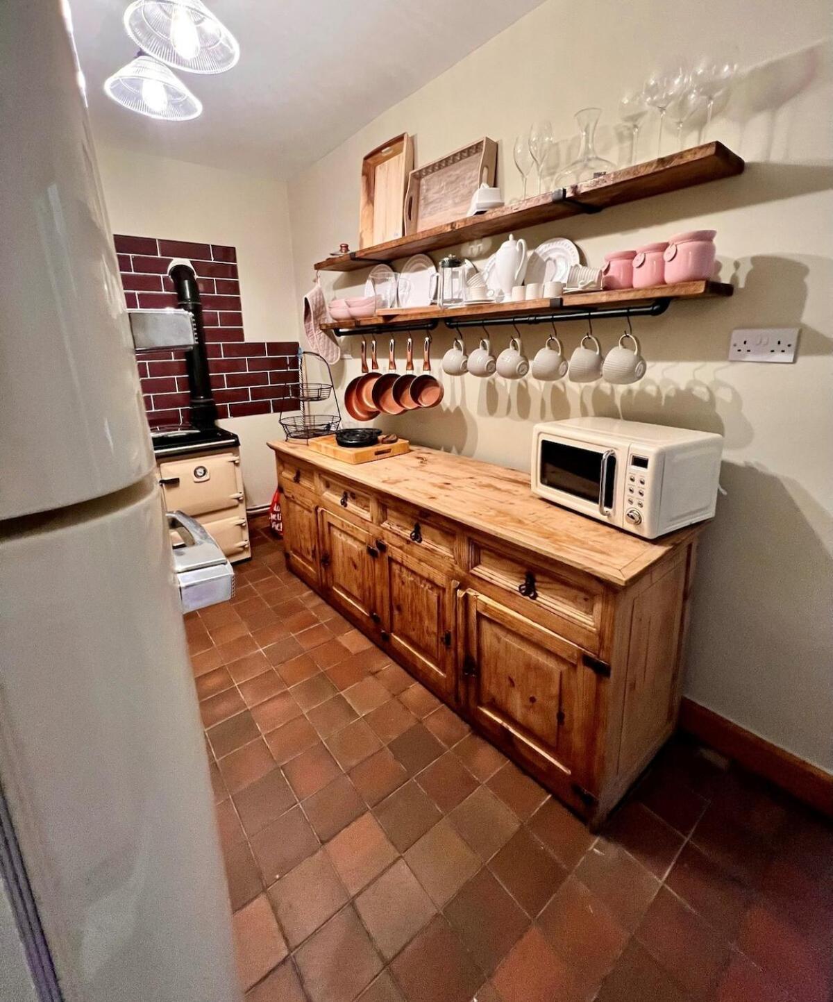 Holiday home 6 - Location - Entire House - Free Parking *