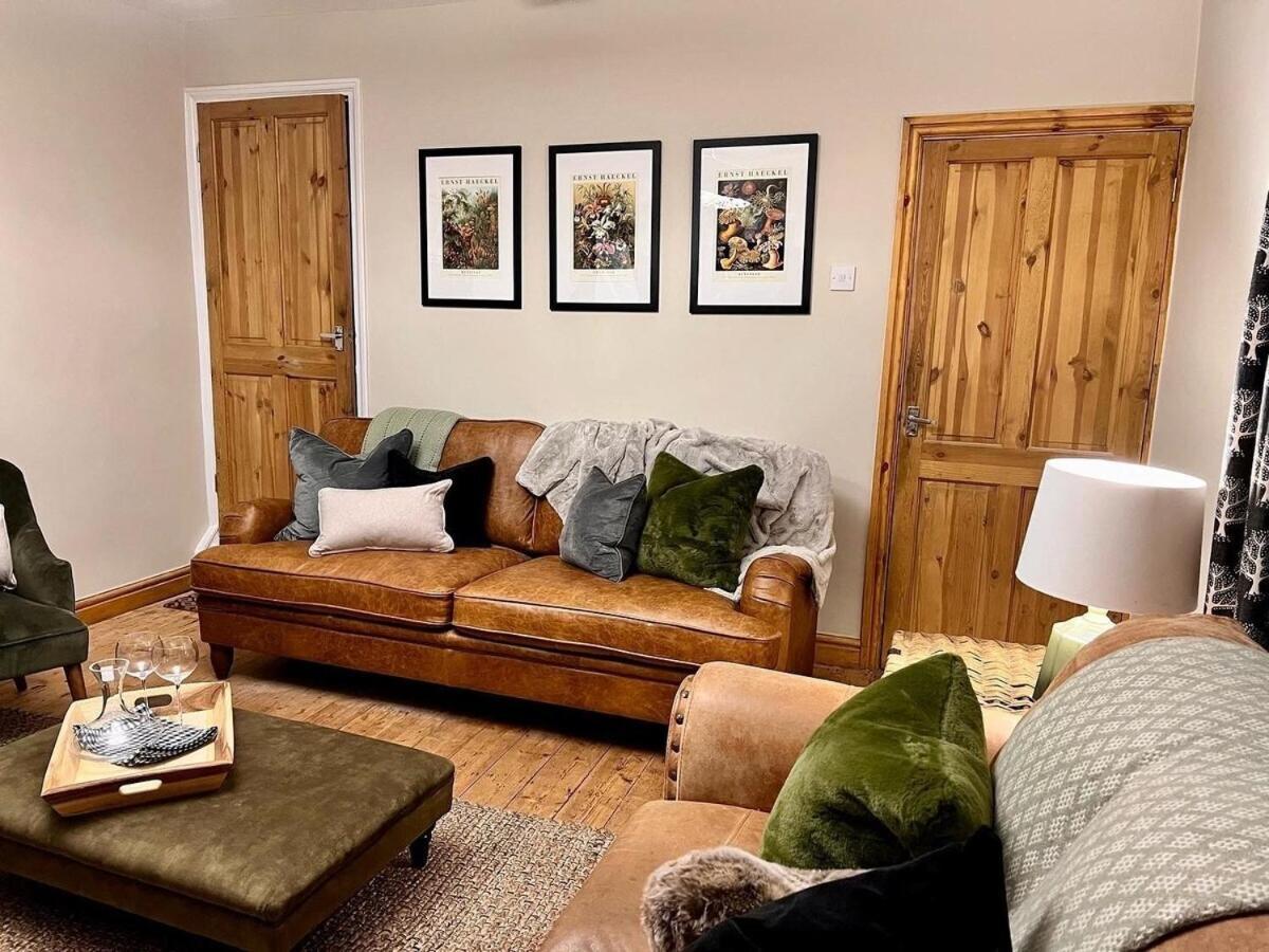 Holiday home 6 - Location - Entire House - Free Parking *
